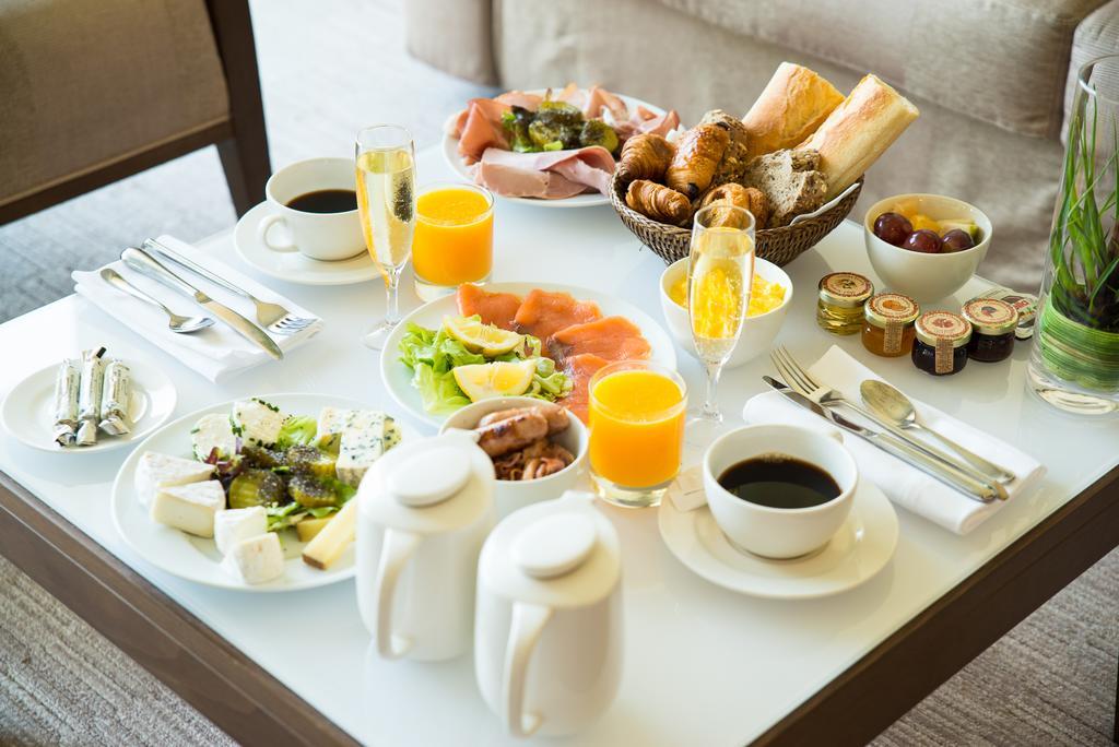 Hotel Barriere Ribeauville Bagian luar foto