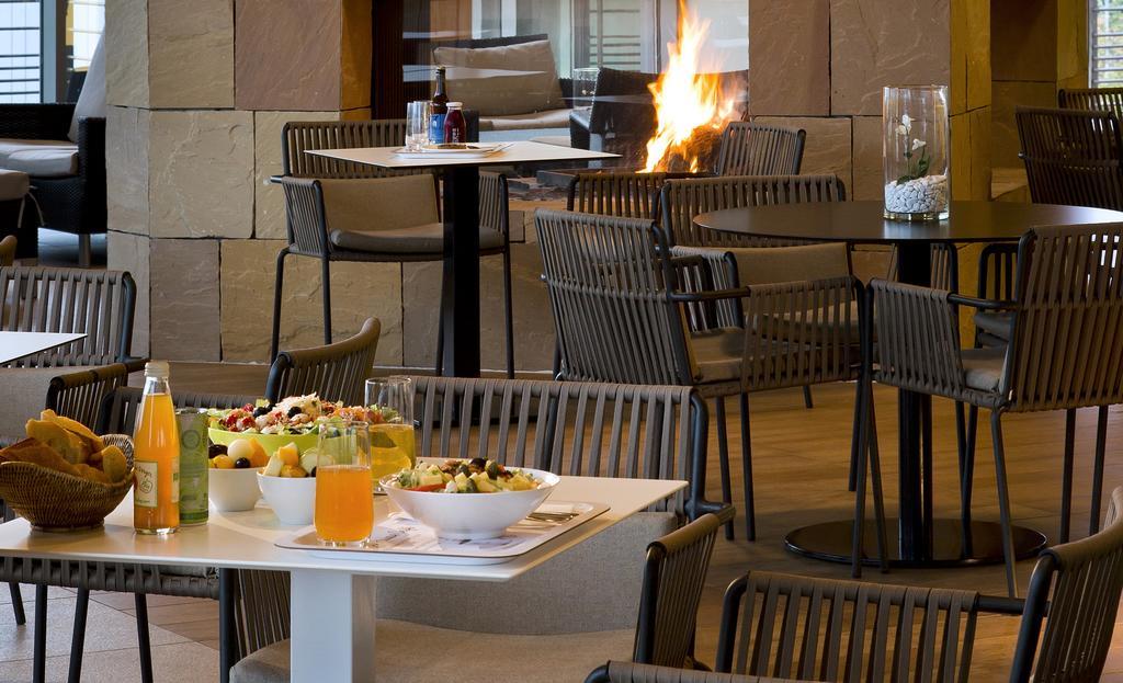Hotel Barriere Ribeauville Bagian luar foto